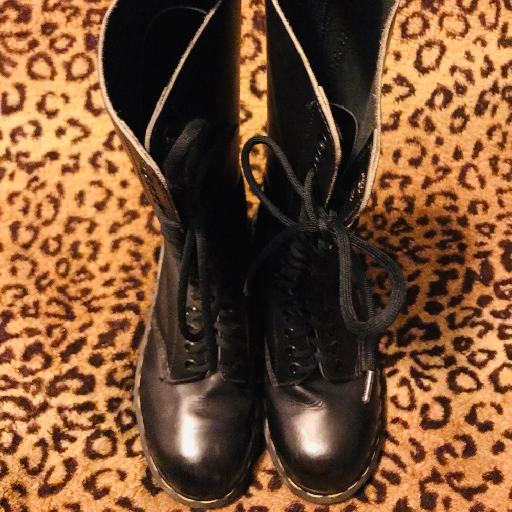 🖤❤️ SOLD!!! Vintage 90s steel toe 20 eyelet 1942 Dr. Martens - Picture 2 of 11